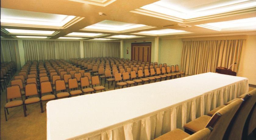 Astron Suites Sao Jose Dos Pinhais By Nobile المظهر الخارجي الصورة