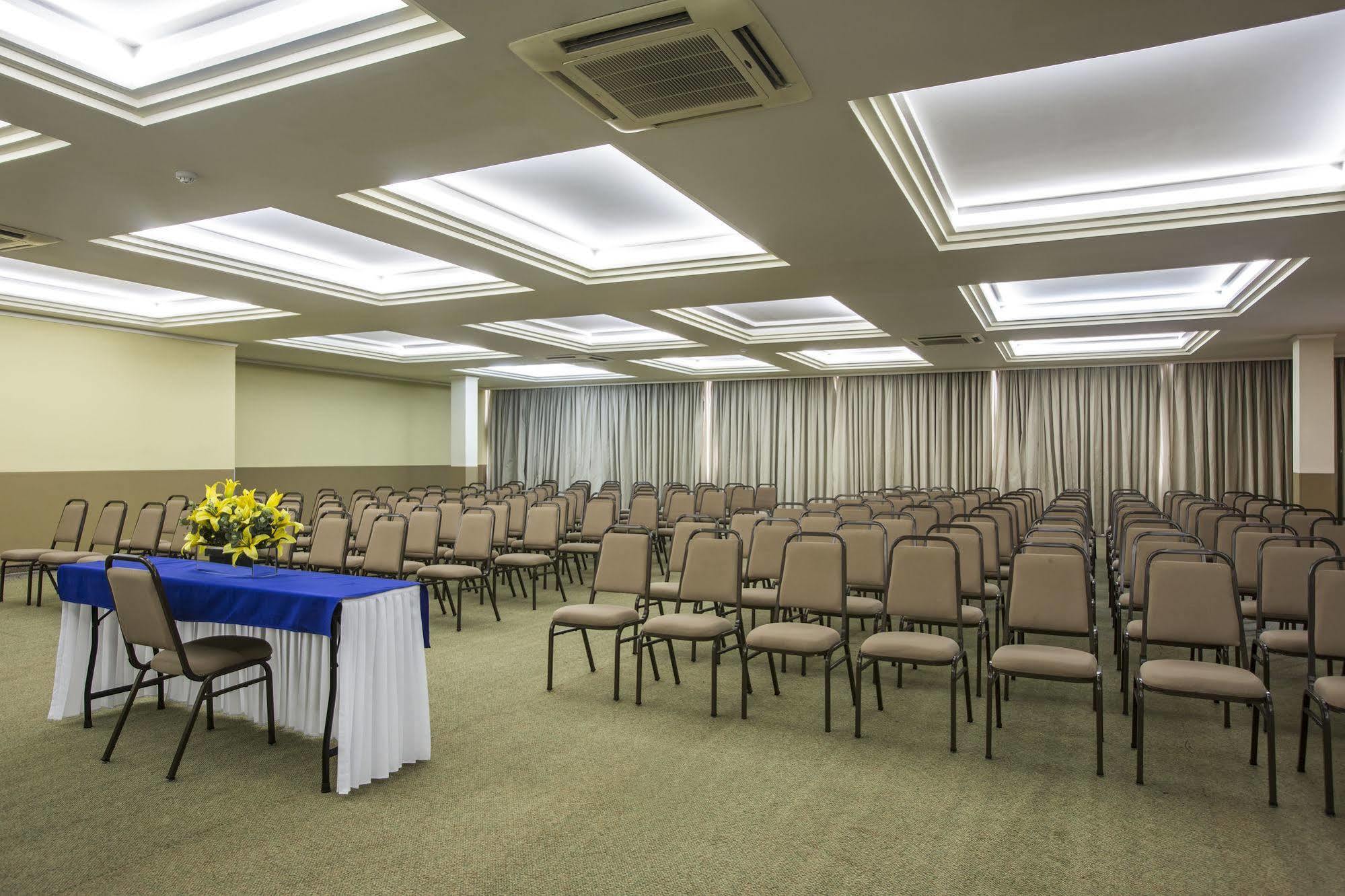 Astron Suites Sao Jose Dos Pinhais By Nobile المظهر الخارجي الصورة