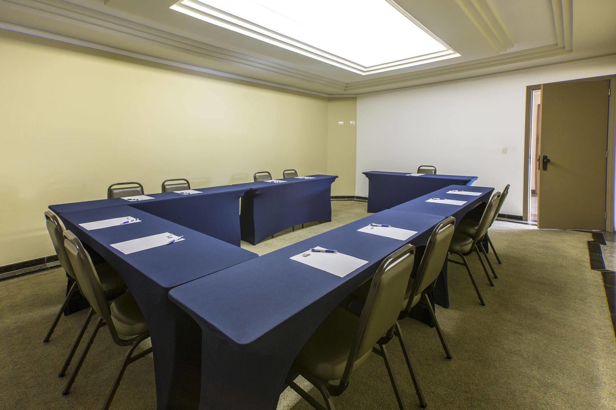 Astron Suites Sao Jose Dos Pinhais By Nobile المظهر الخارجي الصورة